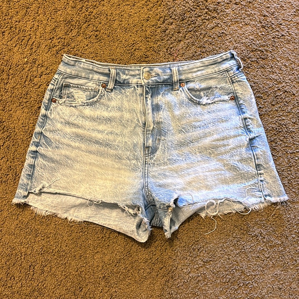 AE Mom Short